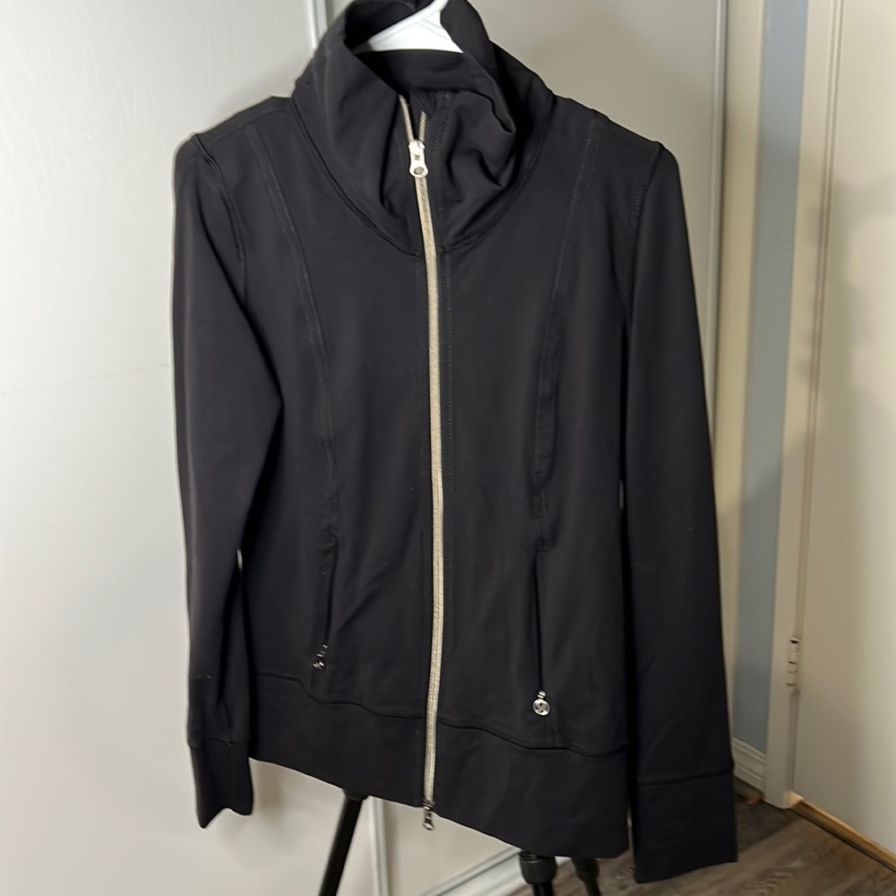 Lululemon black jacket 6